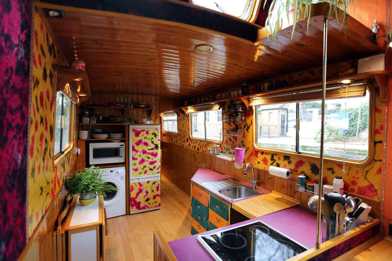 5-Uzezena-kitchen.gif