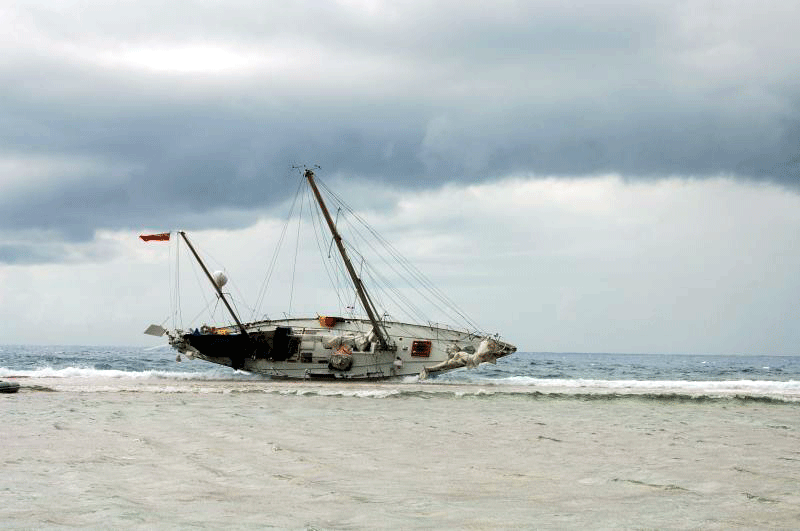 8-GM-wreck.gif